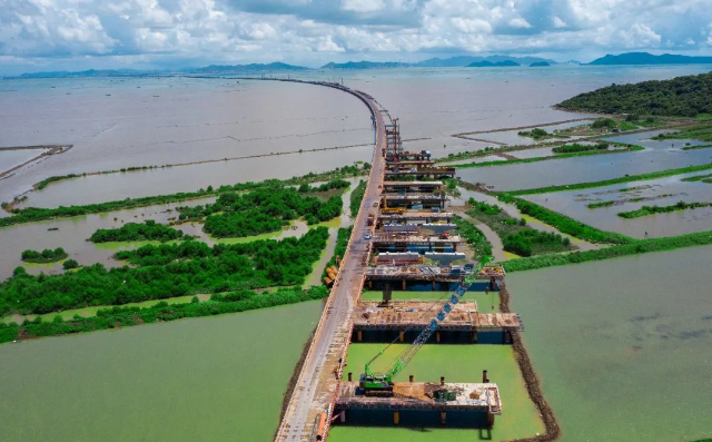 黄茅海大桥中塔浇注17.jpg 图片