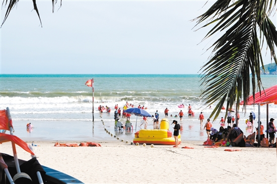 台山是江门的海滨度假胜地。 台山是江门的海滨度假胜地。