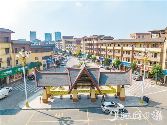 作为广东省“百千万工程”首批典型镇,崖门镇致力打造美丽圩镇示范样板。 作为广东省“百千万工程”首批典型镇,崖门镇致力打造美丽圩镇示范样板。