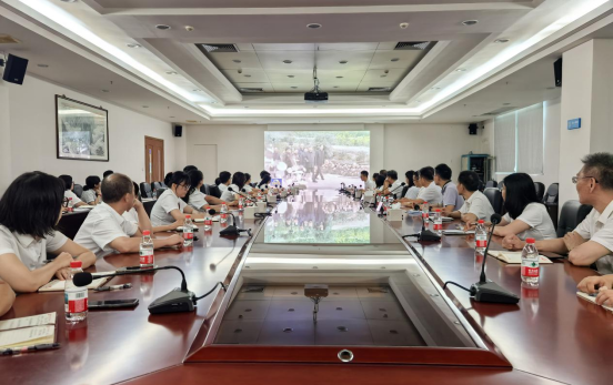 250718杨海泉到市不动产登记中心开展深入贯彻中央八项规定精神学习教育暨“四下基层”调研活动 (1).png