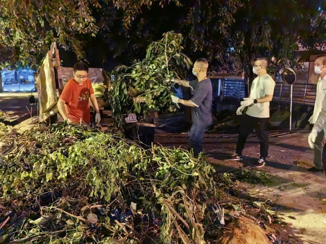 市社保局党员干部冲锋在前 全力支援社区打赢疫情攻坚战