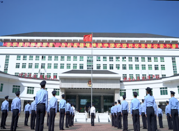 一年风雨路 一心护民安