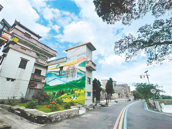 龙口镇霄南村聚焦鲜卑历史文化与非遗资源,走出一条以文化为核心、以体验为亮点的特色发展之路。 龙口镇霄南村聚焦鲜卑历史文化与非遗资源,走出一条以文化为核心、以体验为亮点的特色发展之路。
