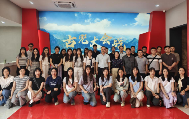 市直机关党组织第二片组与团组织第二片组联合开展